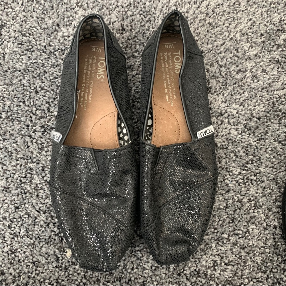 TOMS black glitter size 6